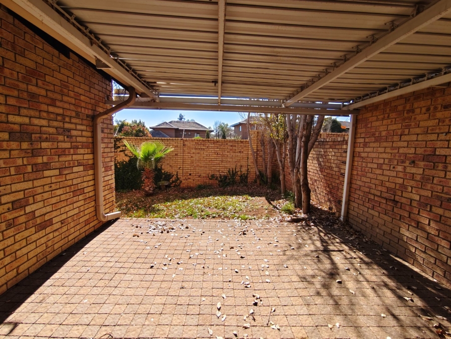 To Let 2 Bedroom Property for Rent in Pentagon Park Free State
